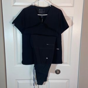 Figgs scrub set black size medium